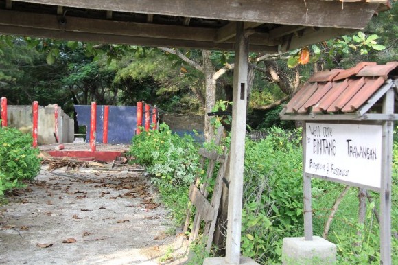 Gili Trawangan, Bauruine